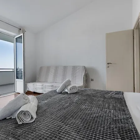 Ozzie - Private Pool - Seaview Makarska