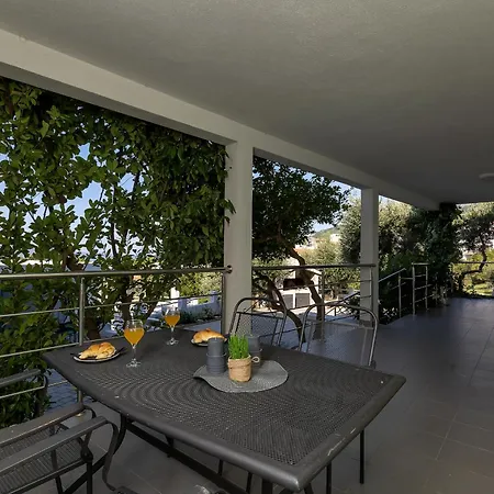 Villa Ozzie - Private Pool - Seaview *