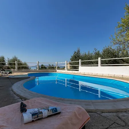 Ozzie - Private Pool - Seaview