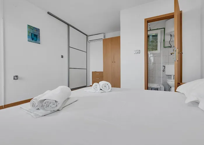 Ozzie - Private Pool - Seaview * Makarska