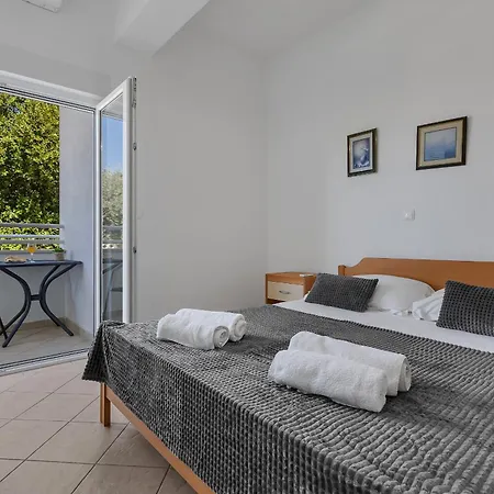 Villa Ozzie - Private Pool - Seaview *